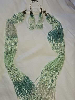 ICON COLLECTION Green Multi-Strand Beaded Necklace with Tassel Earrings